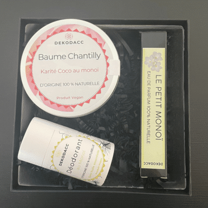 ensemble de produits bio au monoï